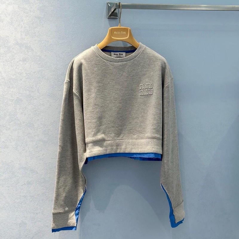 Miu Miu👩‍🦰 灰色徽标字母衛衣 M-0