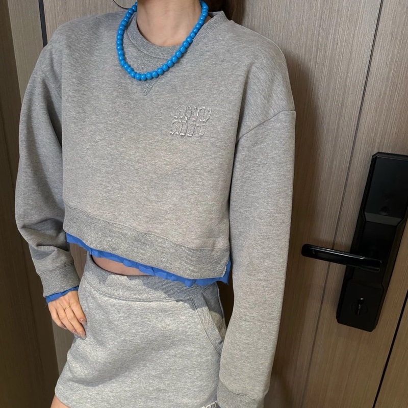 Miu Miu👩‍🦰 灰色徽标字母衛衣 M-2