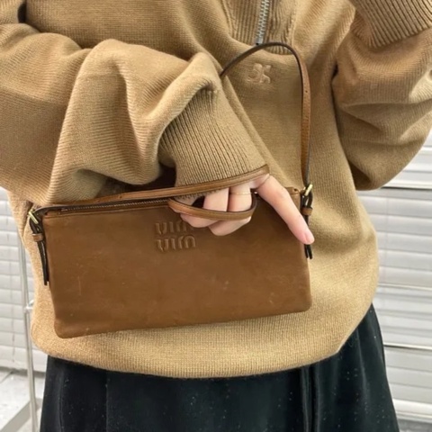 miumiu 做旧小羊皮手包