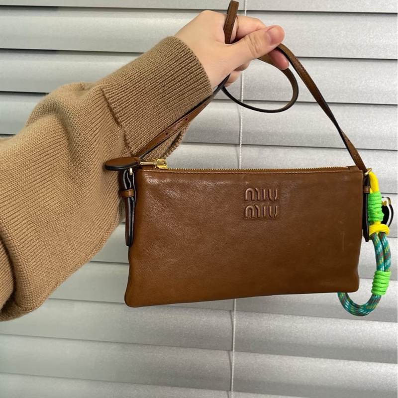 miumiu 做旧小羊皮手包-5