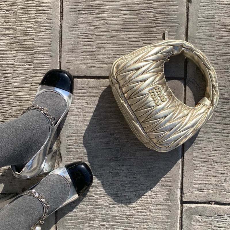 Miumiu wander褶皱hobo香槟浅金 张元英同款-0