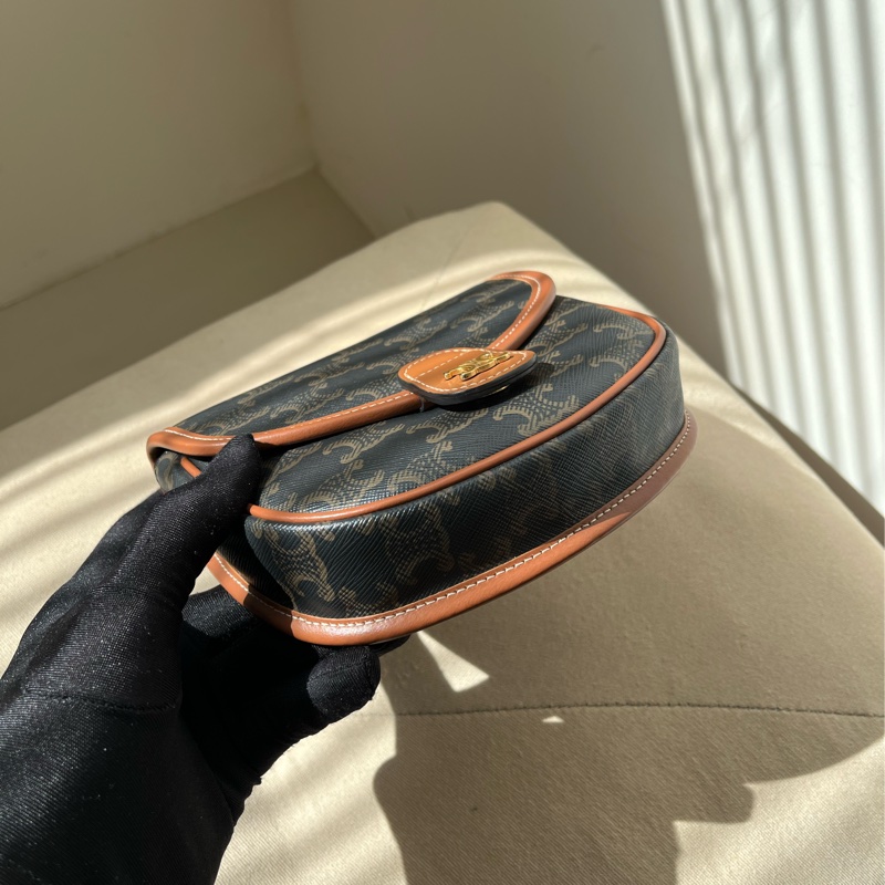 🏷️ Celine馬安包-4