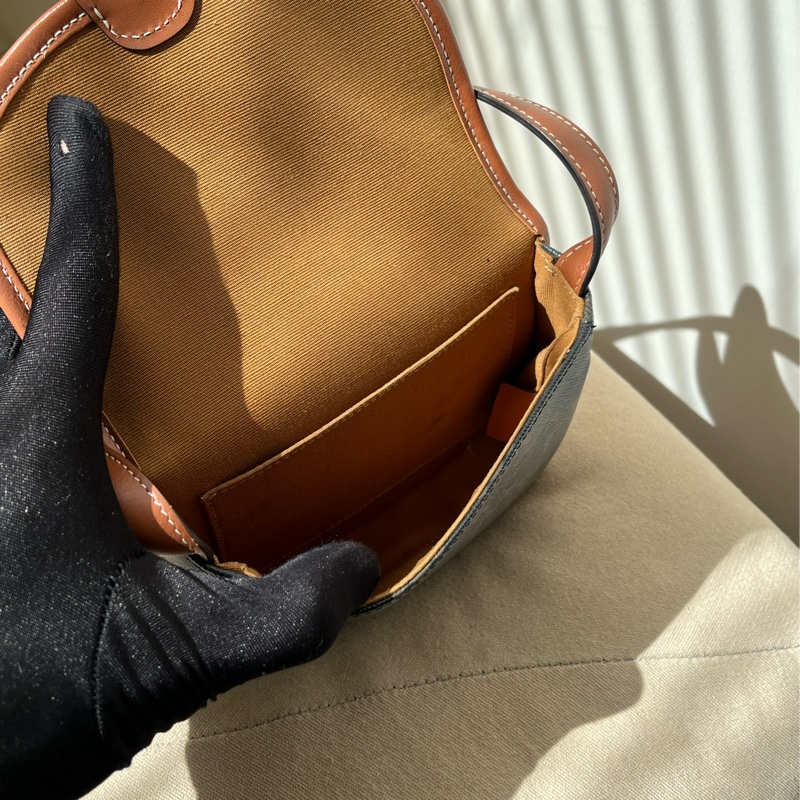 🏷️ Celine馬安包-15