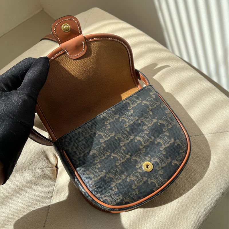 🏷️ Celine馬安包-16