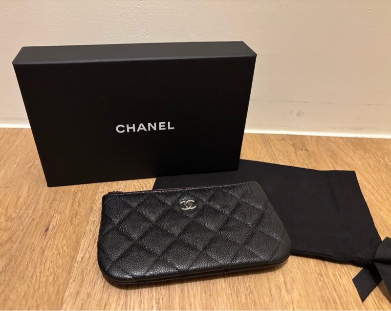 Chanel一字拉鏈黑銀零錢包-0