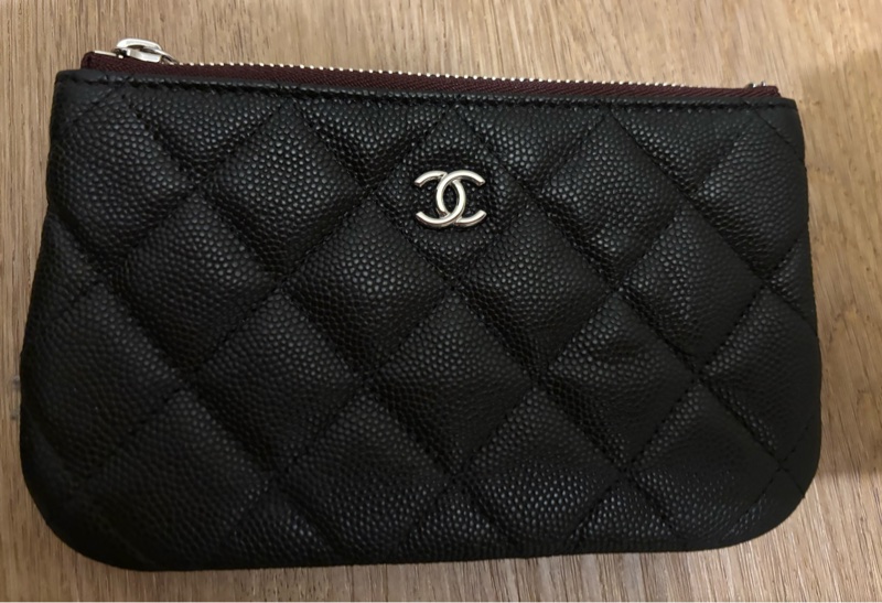 Chanel一字拉鏈黑銀零錢包-4