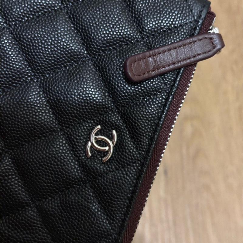 Chanel一字拉鏈黑銀零錢包-5