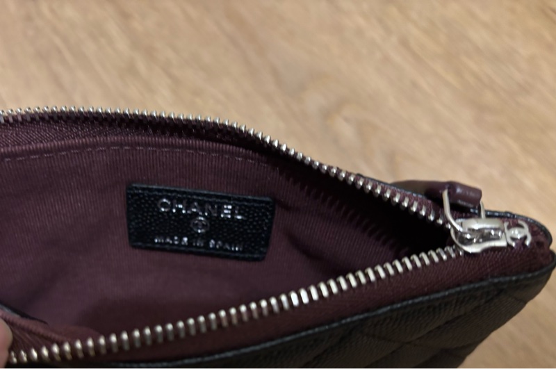 Chanel一字拉鏈黑銀零錢包-7