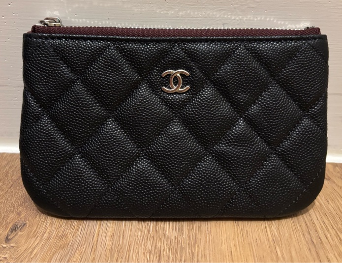 Chanel一字拉鏈黑銀零錢包-8