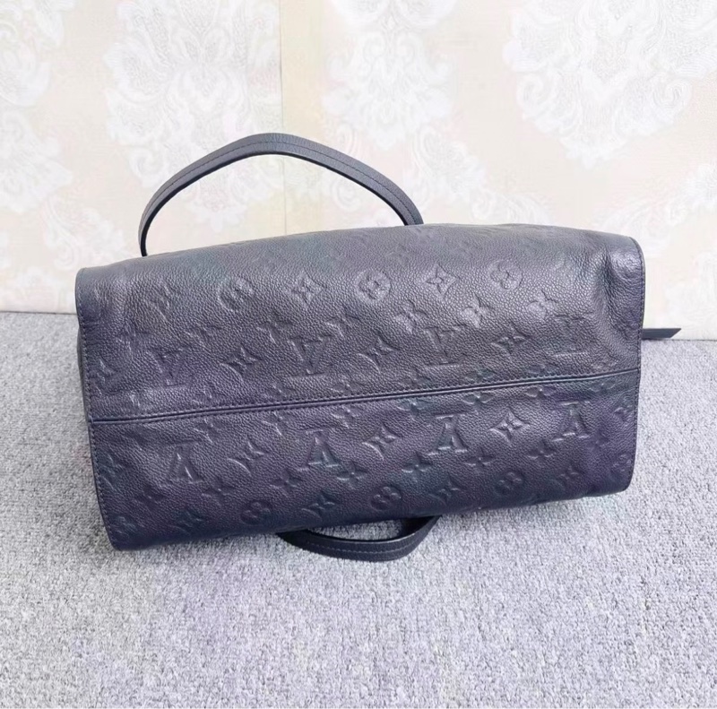 LV深藍色皮壓花單肩包-4