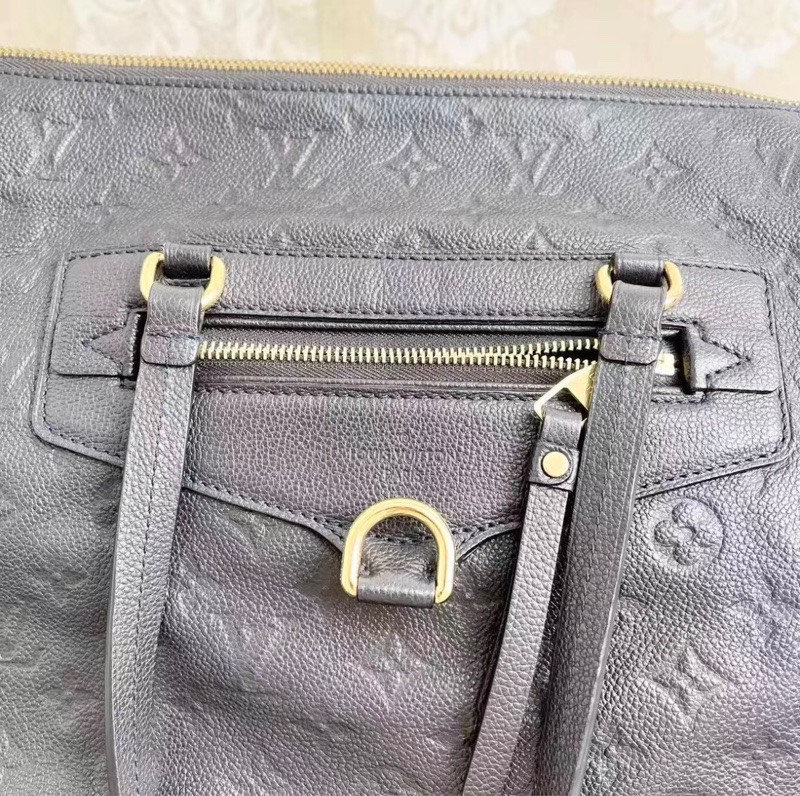 LV深藍色皮壓花單肩包-6