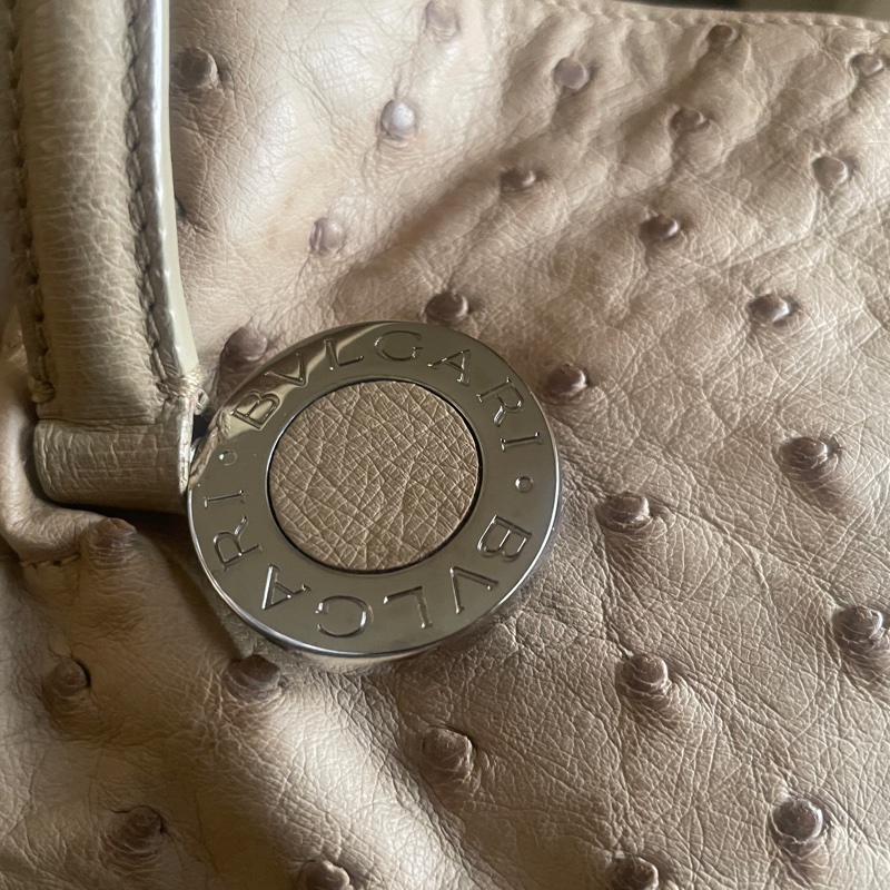 珍稀皮 Precious Leather靜奢風🌿BVLGARI寶格麗🎞️鴕鳥皮質感奶茶色🎞️Zero1系列🎞️手提/肩背/側背/晚宴包/🎞️正品🎞️況好🎞️蠻新🆕🎞️女王範🌹氣場🌹很美🌹不撞-13