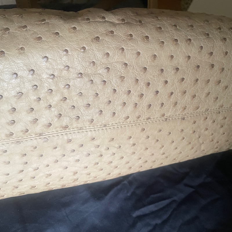 珍稀皮 Precious Leather靜奢風🌿BVLGARI寶格麗🎞️鴕鳥皮質感奶茶色🎞️Zero1系列🎞️手提/肩背/側背/晚宴包/🎞️正品🎞️況好🎞️蠻新🆕🎞️女王範🌹氣場🌹很美🌹不撞-28