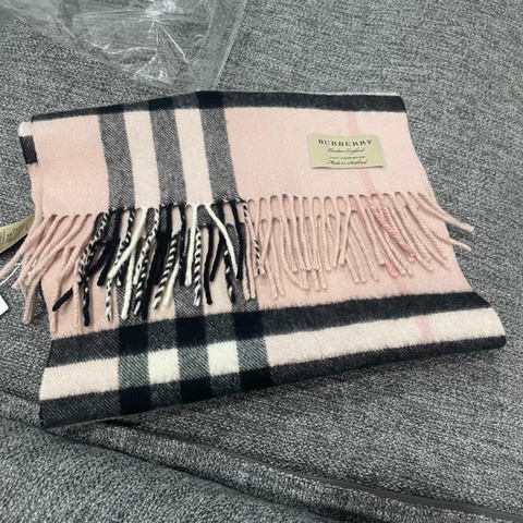 burberry經典款盒子羊絨圍巾