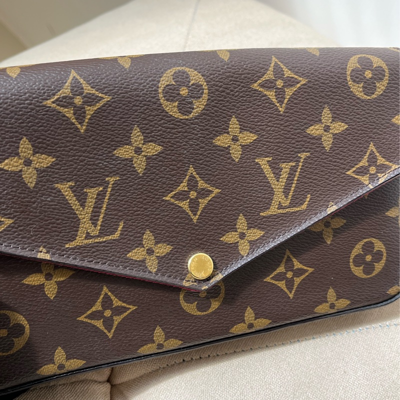 🏷️ Louis Vuitton 三合一-10