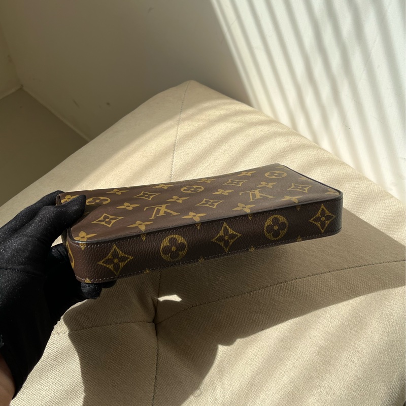 🏷️ Louis Vuitton 三合一-12