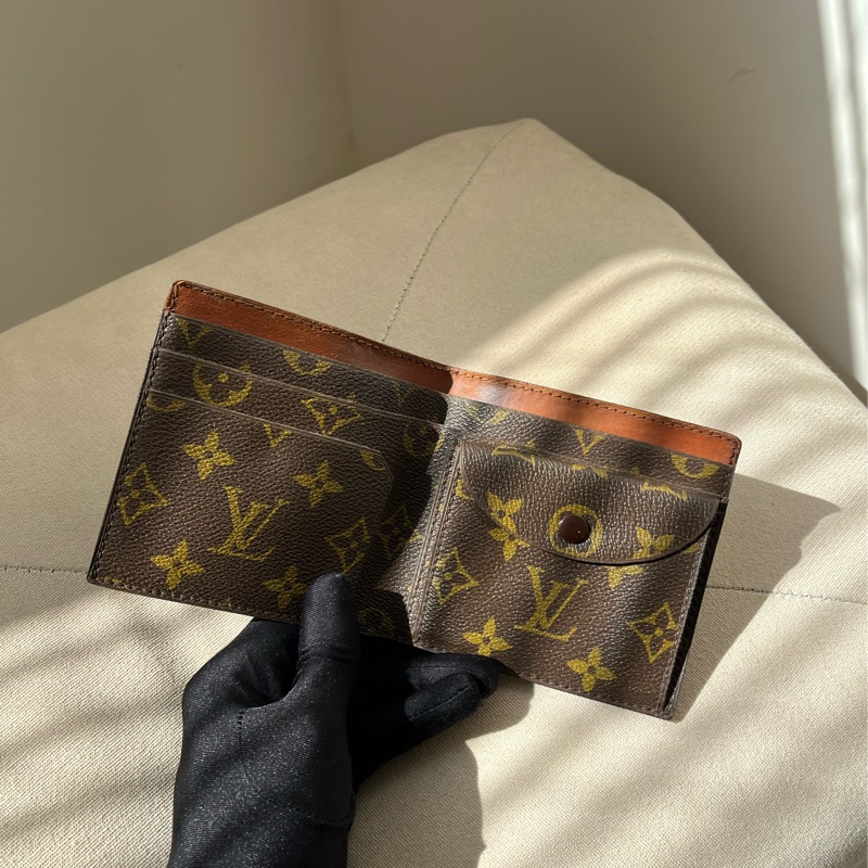 🏷️ Louis Vuitton 短夾-1