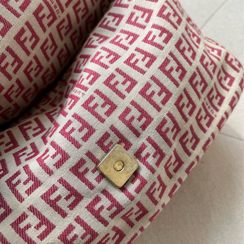 🏷️ Fendi 法棍-4