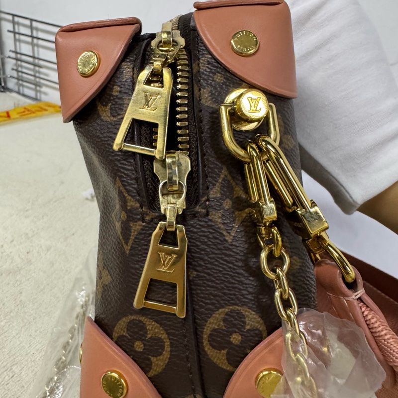 LV路易威登Trompette BB粉色鏈條包-12