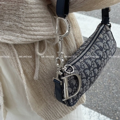 🏷️ Dior D扣手提包