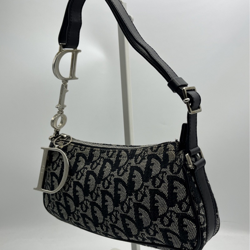 🏷️ Dior D扣手提包-6