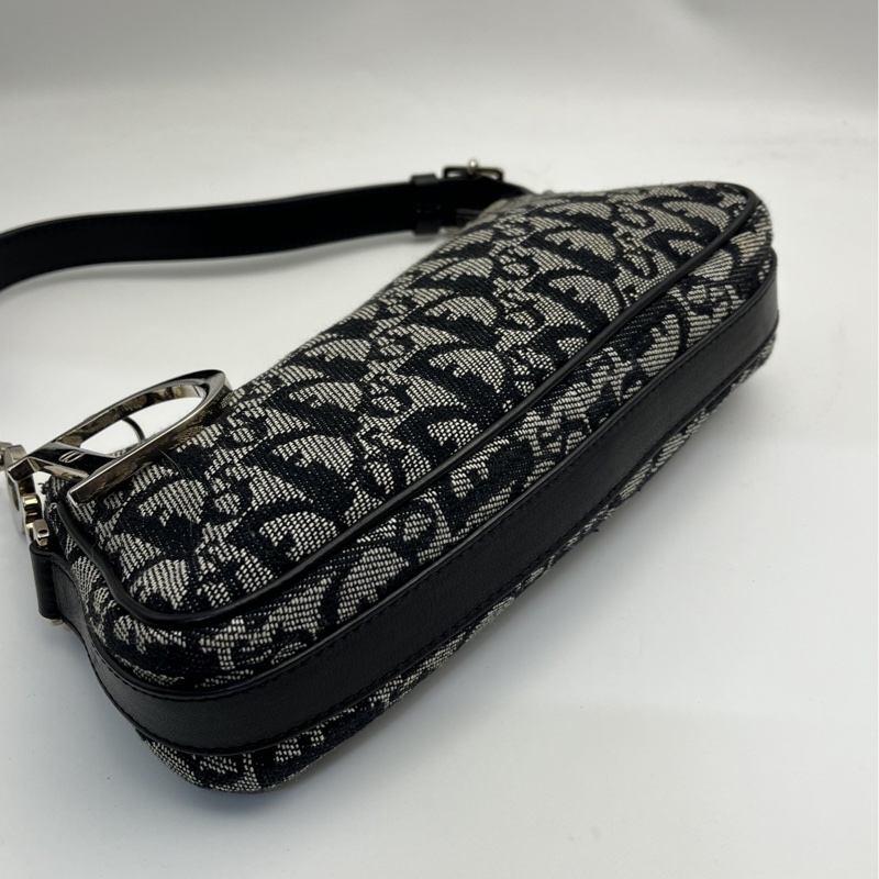 🏷️ Dior D扣手提包-7