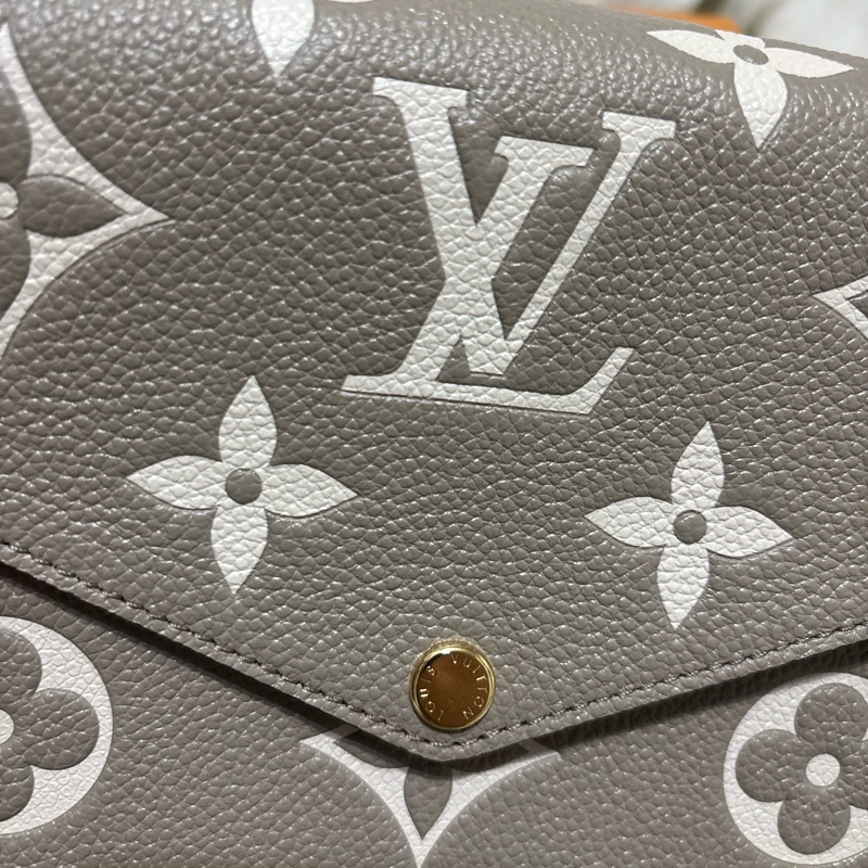 LV 三合一 斑鳩色 大象灰 斜背包 WOC Louis Vuitton-12