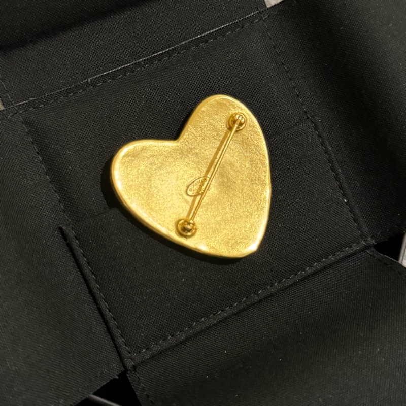 新上架❤️‍🔥美品✨Chanel Vintage香奈兒中古愛心胸針/香奈兒胸針/中古胸針/中古24K金胸針/小香胸針/香奈兒飾品/小香別針/中古別針/香奈兒別針/愛心別針-5