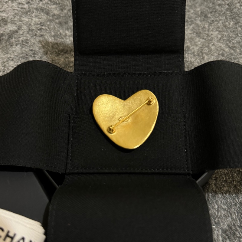 新上架❤️‍🔥美品✨Chanel Vintage香奈兒中古愛心胸針/香奈兒胸針/中古胸針/中古24K金胸針/小香胸針/香奈兒飾品/小香別針/中古別針/香奈兒別針/愛心別針-6