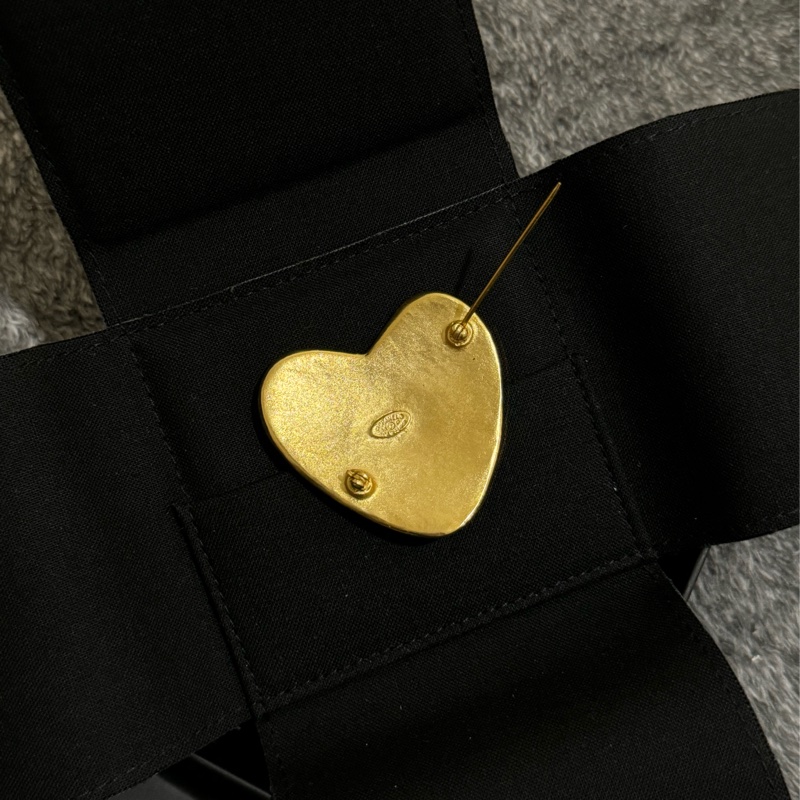 新上架❤️‍🔥美品✨Chanel Vintage香奈兒中古愛心胸針/香奈兒胸針/中古胸針/中古24K金胸針/小香胸針/香奈兒飾品/小香別針/中古別針/香奈兒別針/愛心別針-14