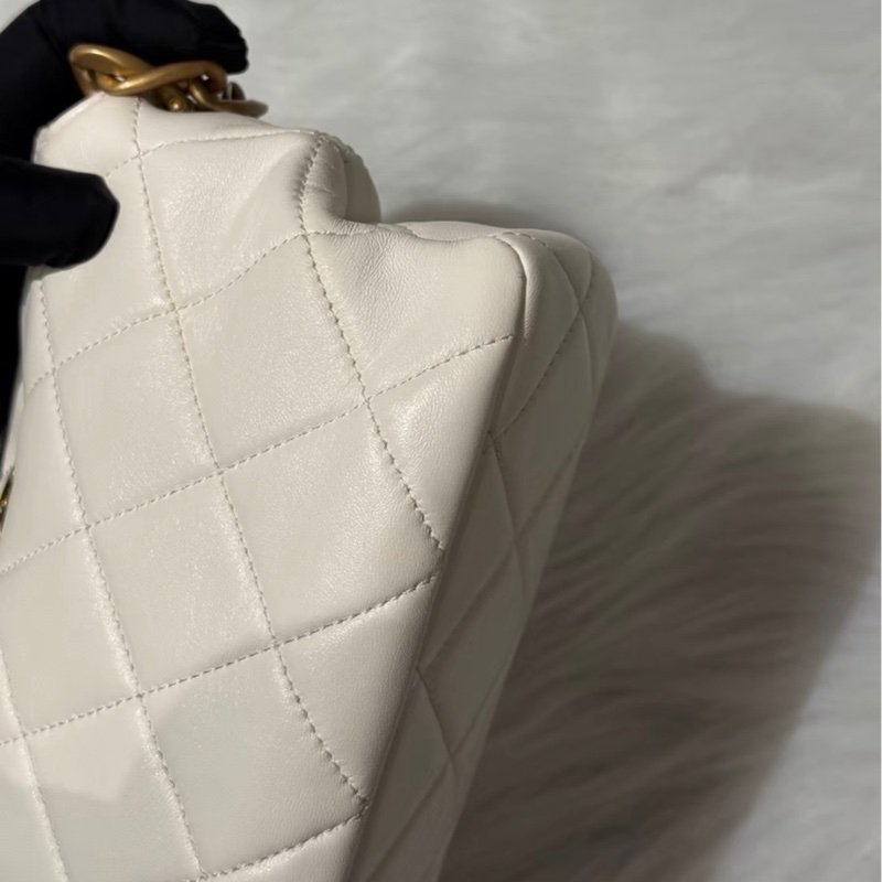 99❤️ Chanel香奈兒 23A 手工坊系列 流蘇鏈條小白包 芯片款-1