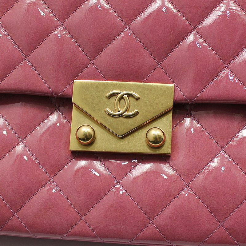 【包稅】CHANEL 粉紅色漆皮金色Logo寶塔風琴翻蓋中型單肩包-6