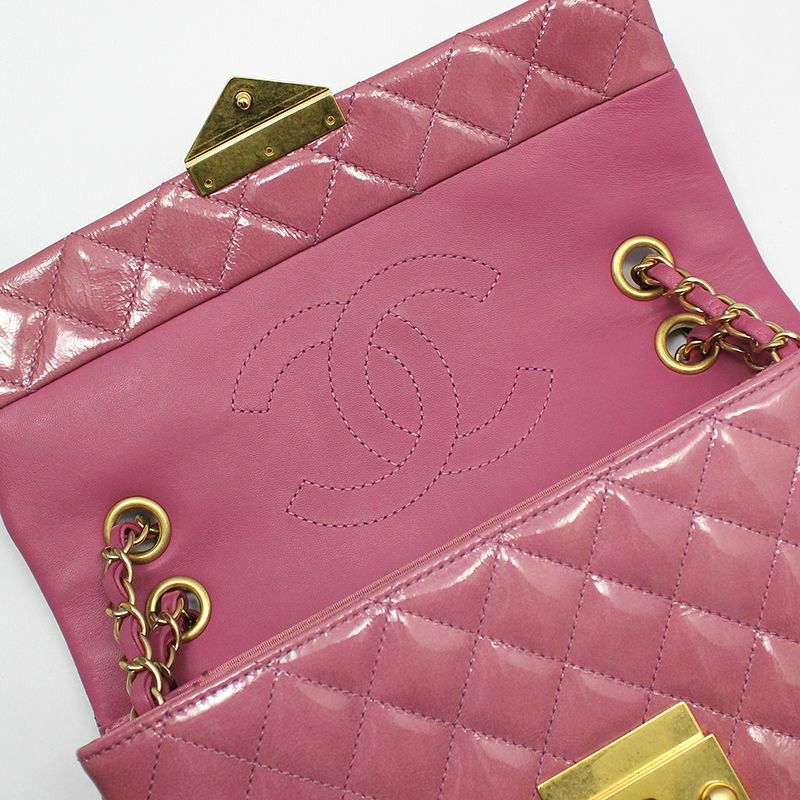 【包稅】CHANEL 粉紅色漆皮金色Logo寶塔風琴翻蓋中型單肩包-7