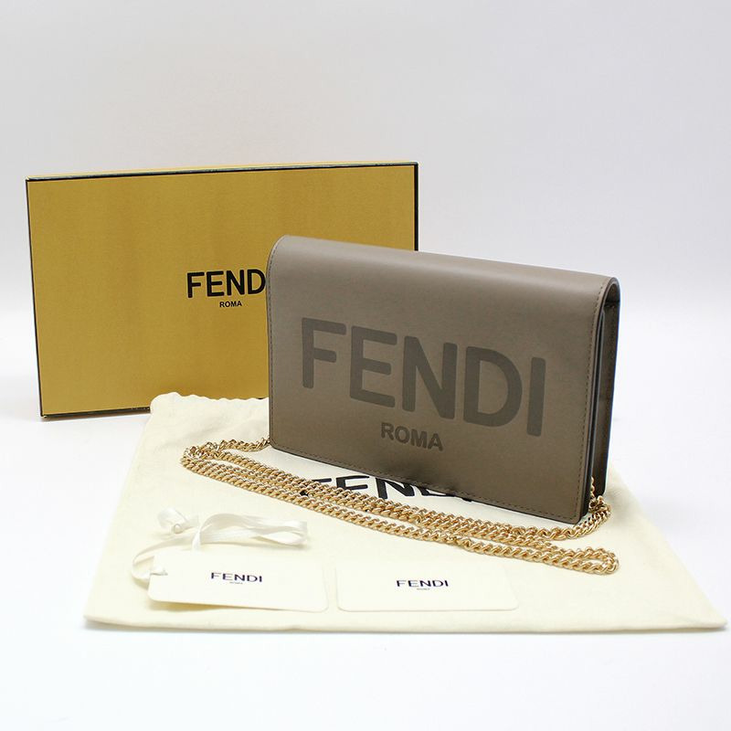 【包稅】FENDI 全新/壓花標誌 WOC 金鍊迷你斜背包-1