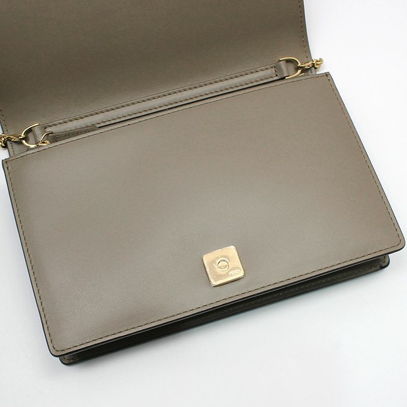【包稅】FENDI 全新/壓花標誌 WOC 金鍊迷你斜背包-7