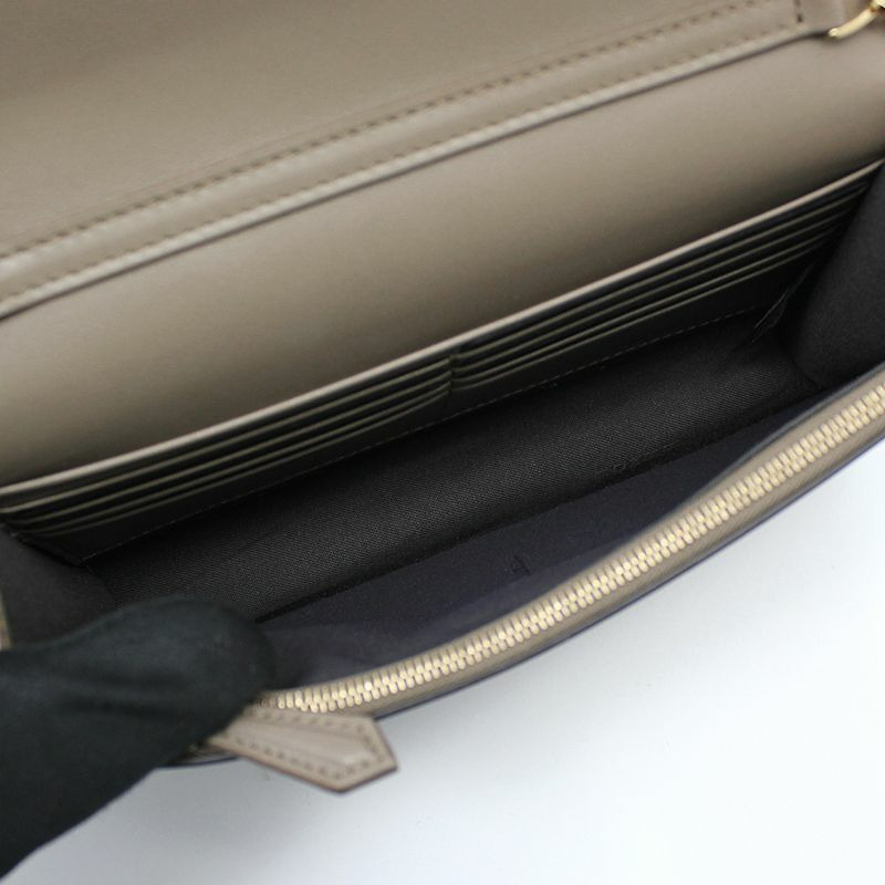 【包稅】FENDI 全新/壓花標誌 WOC 金鍊迷你斜背包-8