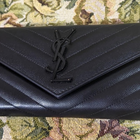 YSL黑扣長夾銀包-1