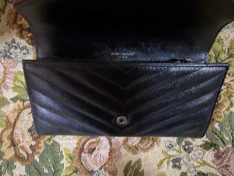 YSL黑扣長夾銀包-4