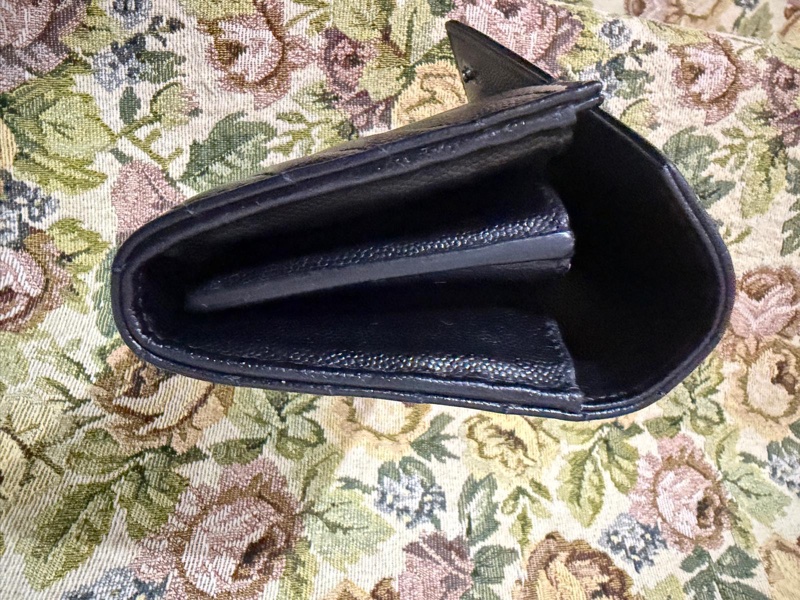 YSL黑扣長夾銀包-5