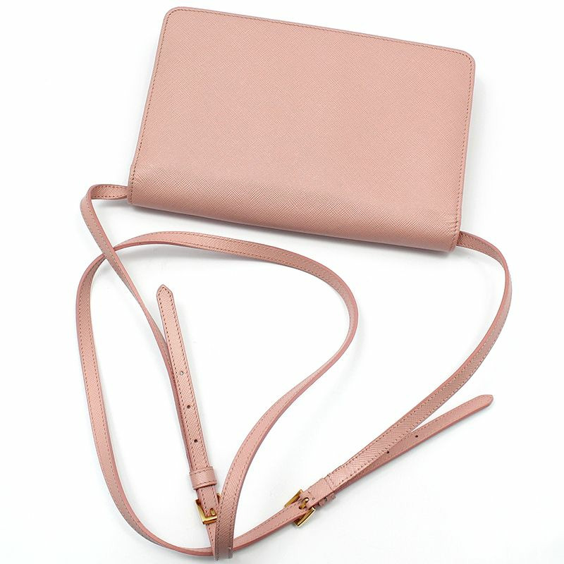 【包稅】PRADA 粉紅色 Saffiano 金色 Logo WOC 鏡面斜背包-3