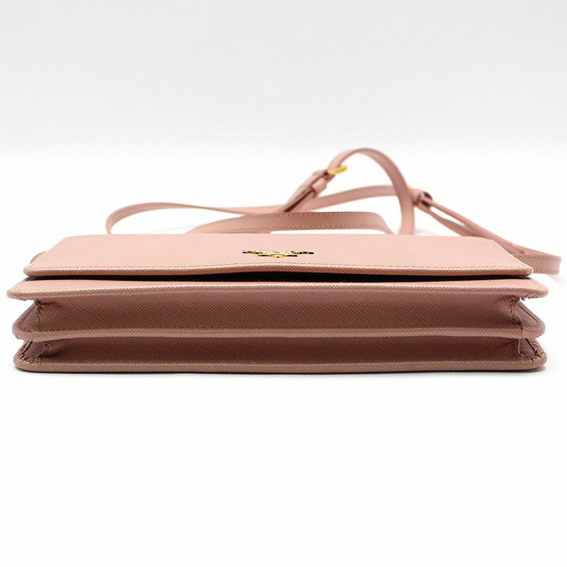 【包稅】PRADA 粉紅色 Saffiano 金色 Logo WOC 鏡面斜背包-4