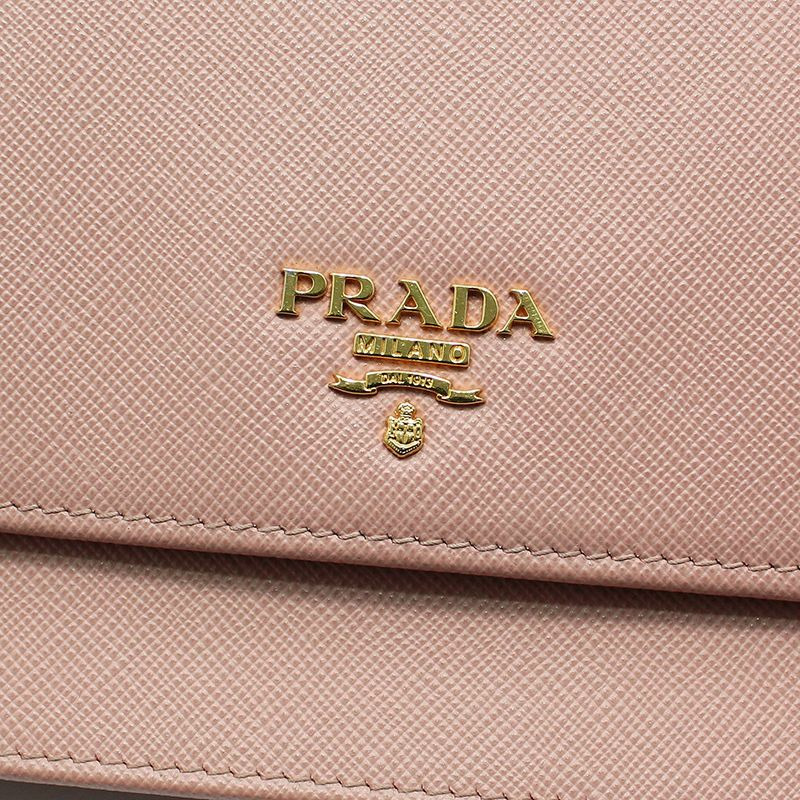 【包稅】PRADA 粉紅色 Saffiano 金色 Logo WOC 鏡面斜背包-5
