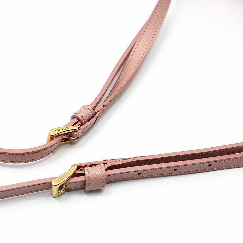 【包稅】PRADA 粉紅色 Saffiano 金色 Logo WOC 鏡面斜背包-7