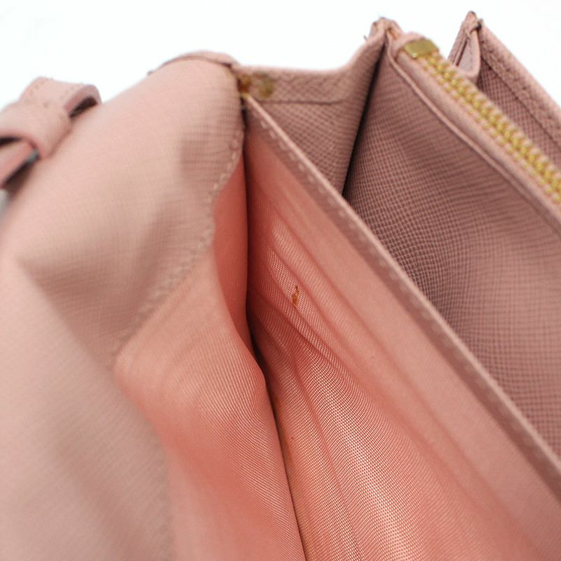 【包稅】PRADA 粉紅色 Saffiano 金色 Logo WOC 鏡面斜背包-11