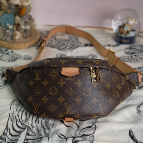 Louis Vuitton 老花胸口包 腰包