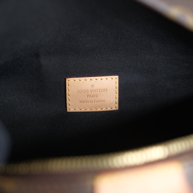 Louis Vuitton 老花胸口包 腰包-15