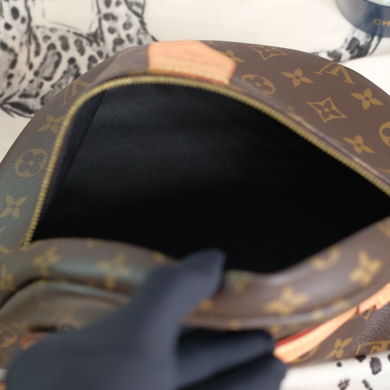 Louis Vuitton 老花胸口包 腰包-16