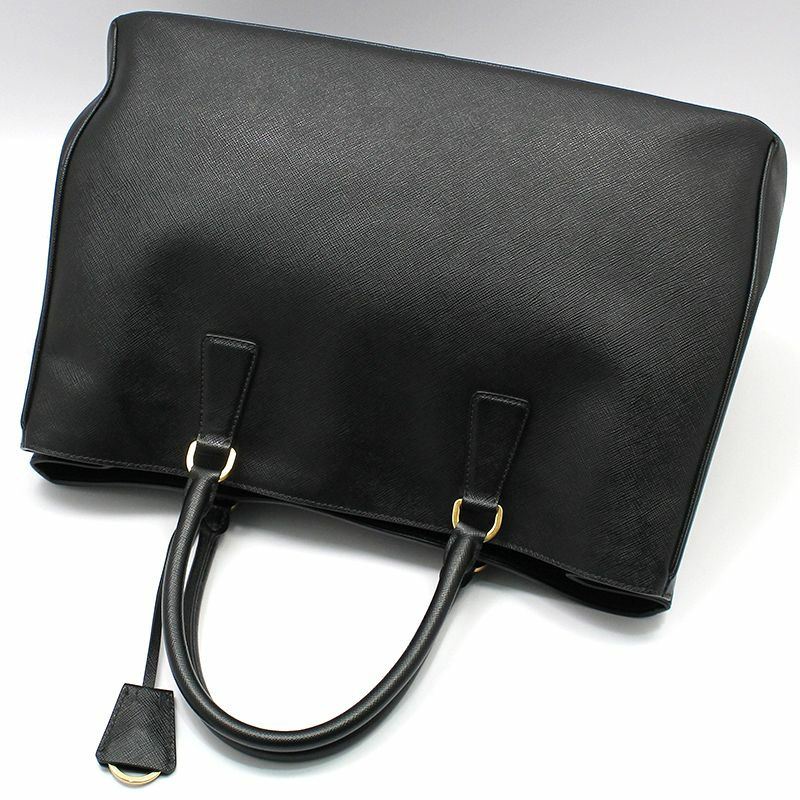 【包稅】PRADA PRADA黑色Saffiano皮革金色Logo手提包-3