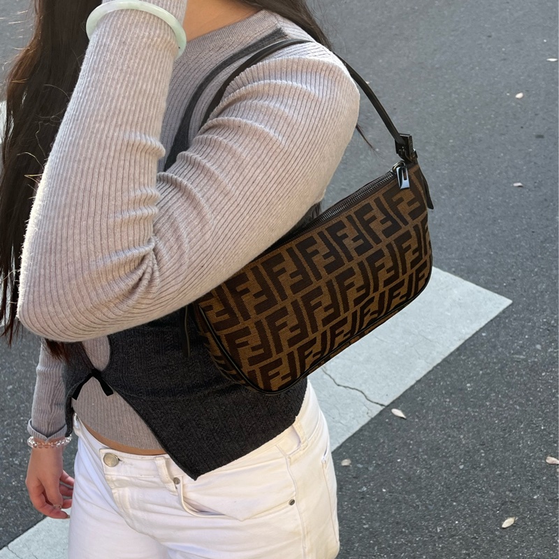 🏷️ Fendi 帆船包-0