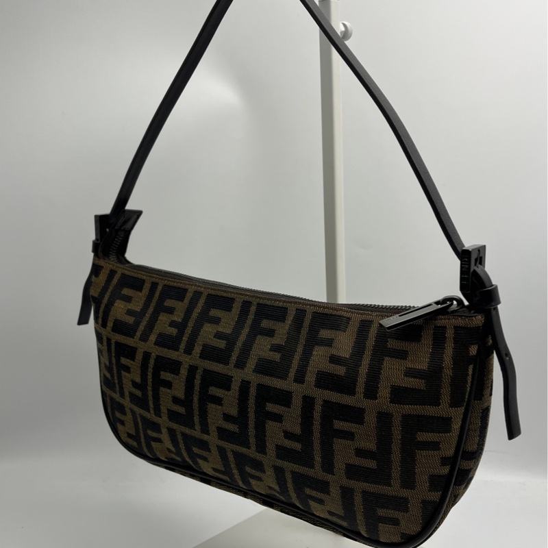 🏷️ Fendi 帆船包-2